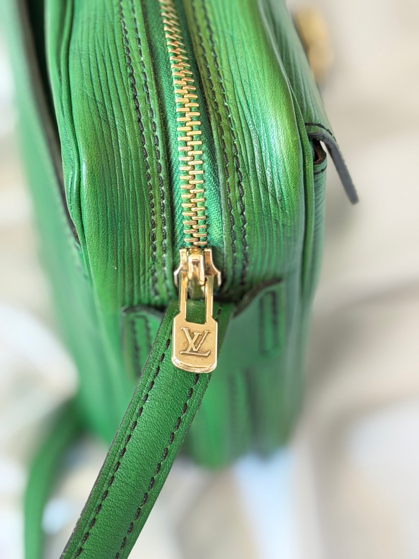 Louis Vuitton Jeune Fille